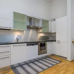 Dictumfactum Noble Old Town Appartement